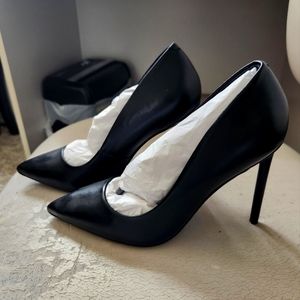 Vala patent leather pumps